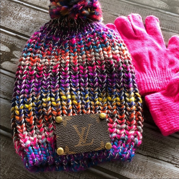 Women’s stocking caps.’s - Picture 2 of 5